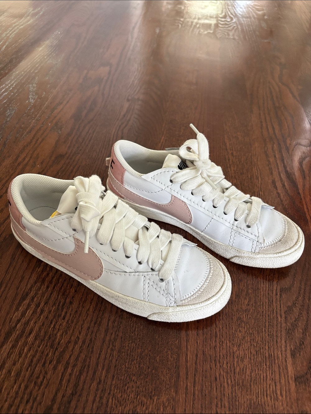 Nike Womens Blazer Low 77 Jumbo White Pink